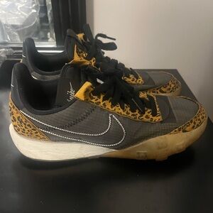 Nike Women's Black and Yellow Leopard Athletic Shoes